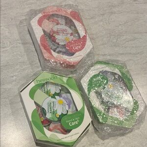Hand & Skin Care Set - Red, Green, White
